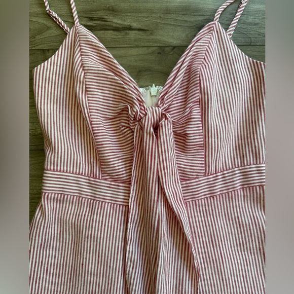 BCBGMAXAZRIA TIE-FRONT PINSTRIPED
JUMPSUIT Pantsuit Jumper Red & White SIZE 0 - Picture 12 of 15